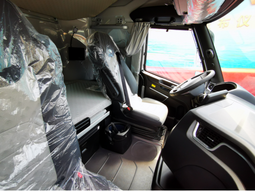 中国重汽新黄河来了 潍柴460马力+怀挡设计 能否成为进口重卡的新对手？