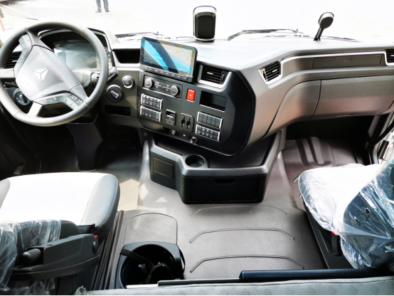 中国重汽新黄河来了 潍柴460马力+怀挡设计 能否成为进口重卡的新对手？