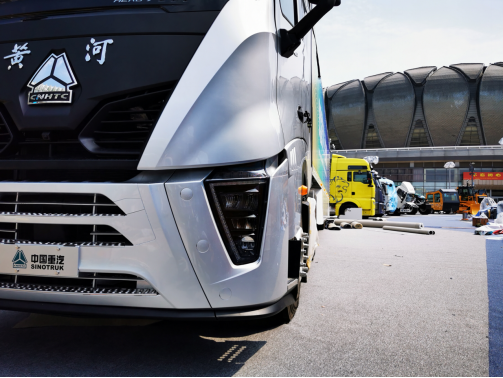 中国重汽新黄河来了 潍柴460马力+怀挡设计 能否成为进口重卡的新对手？