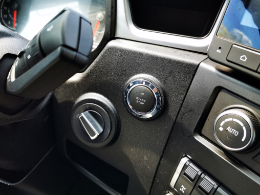 中国重汽新黄河来了 潍柴460马力+怀挡设计 能否成为进口重卡的新对手？