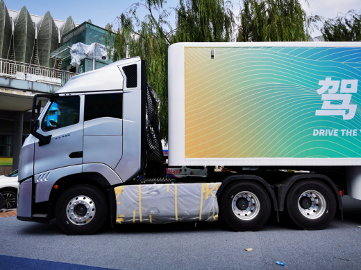 中国重汽新黄河来了 潍柴460马力+怀挡设计 能否成为进口重卡的新对手？