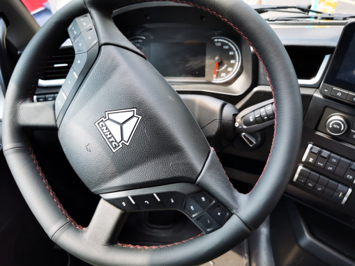 中国重汽新黄河来了 潍柴460马力+怀挡设计 能否成为进口重卡的新对手？