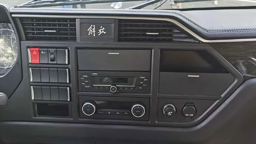 解放青汽推出全新6.8米JK6载货车 价格在14万左右 还自带货源？