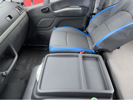 两轴9.8米装77m³货 比三轴车还能装的欧航快递之星还有啥优势？