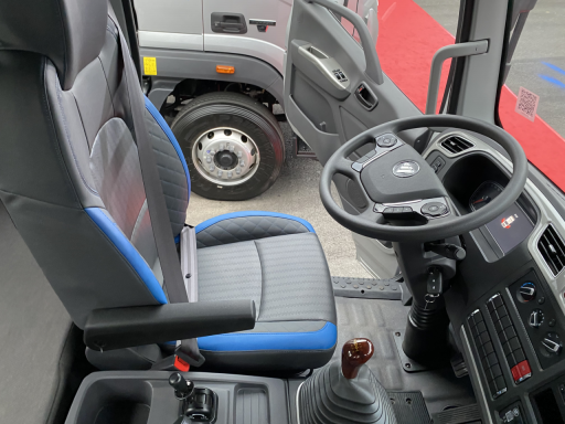 两轴9.8米装77m³货 比三轴车还能装的欧航快递之星还有啥优势？