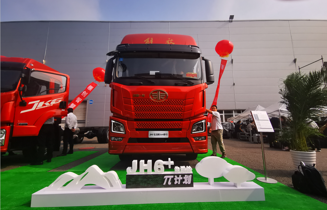 解放/乘龙/三一重卡牵引车 卧铺最低1.2米宽 卡友都说有“家”的感觉？