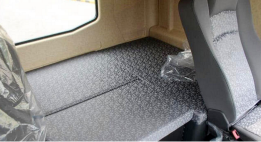 解放/乘龙/三一重卡牵引车 卧铺最低1.2米宽 卡友都说有“家”的感觉？