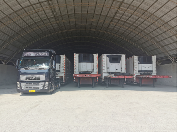 00马力的4X2重卡牵引车