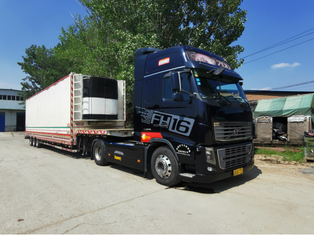 00马力的4X2重卡牵引车