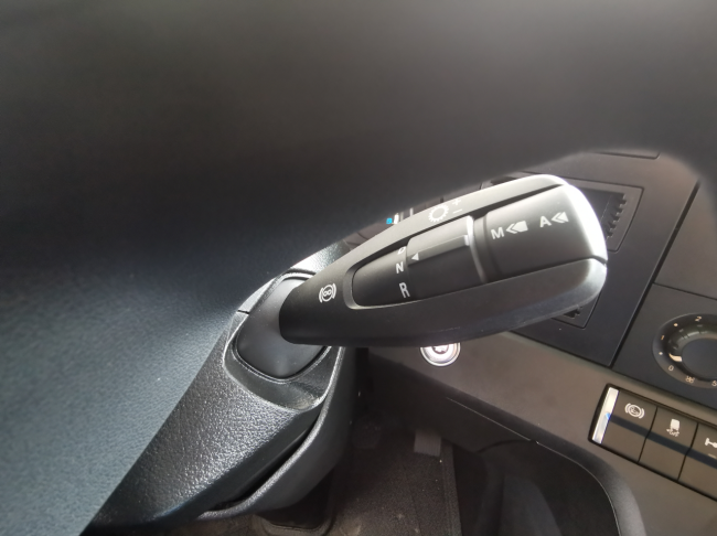 0多万的奔驰第5代新阿克托斯牵引车实拍！国产重卡和进口重卡有多大差距？"