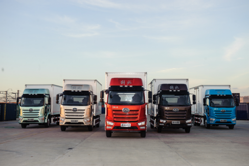 （曝料）又一重卡企业推新车？标配10寸液晶大屏 比豪华轿车还舒适