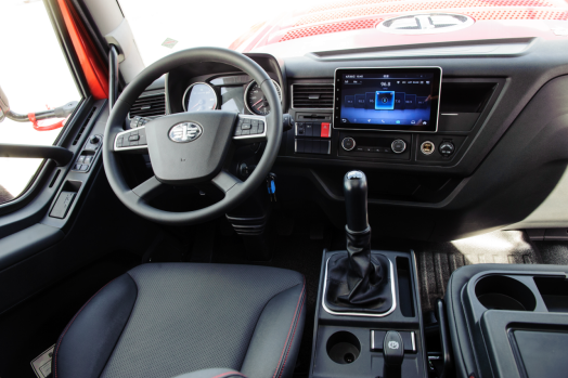 （曝料）又一重卡企业推新车？标配10寸液晶大屏 比豪华轿车还舒适