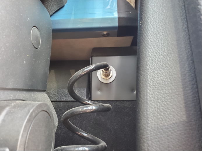 新款奔驰420马力重卡 从青岛跑新疆百公里油耗仅20L 国产重卡能做到吗？