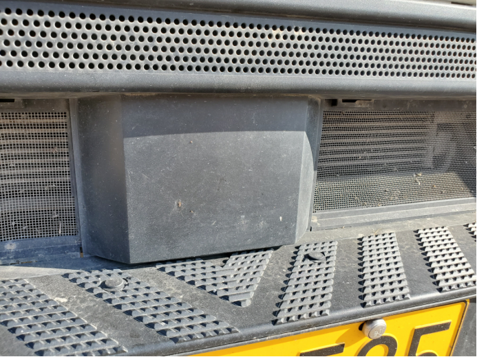 新款奔驰420马力重卡 从青岛跑新疆百公里油耗仅20L 国产重卡能做到吗？