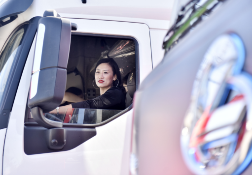 00马力自动挡乘龙H7