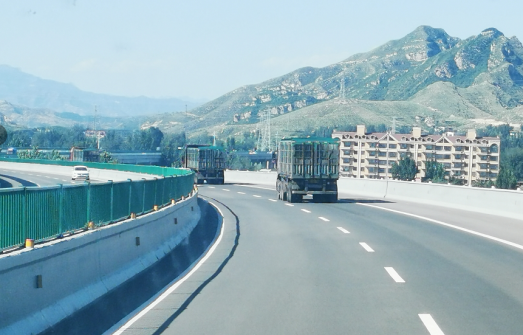 00马力自动挡乘龙H7