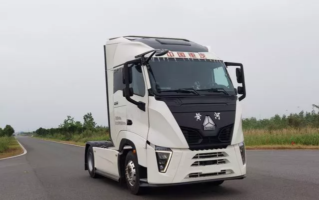 中国重汽新黄河600马力牵引车 百公里油耗仅29.5L?