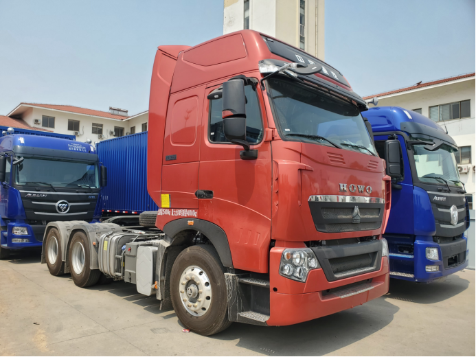 中国重汽为何敢叫响免费升级AMT变速箱？看看这款豪沃T7H自动挡重卡牵引车就明白了