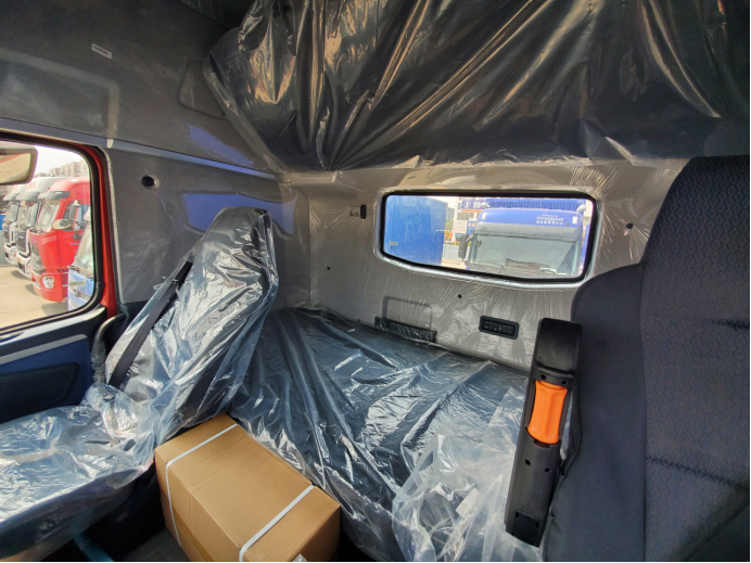 中国重汽为何敢叫响免费升级AMT变速箱？看看这款豪沃T7H自动挡重卡牵引车就明白了