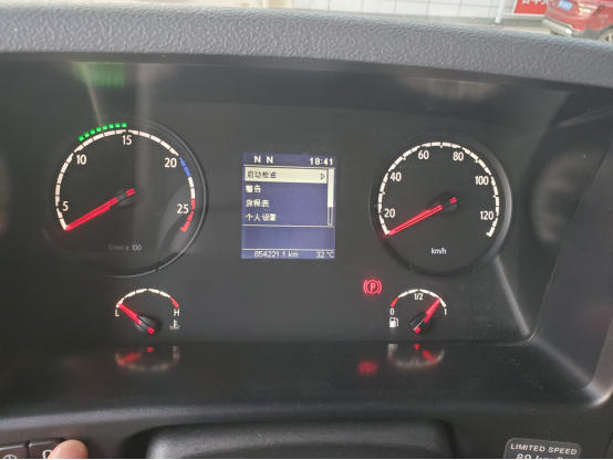 年半跑85万公里无故障？看看这位斯堪尼亚老司机是如何做保养的？"