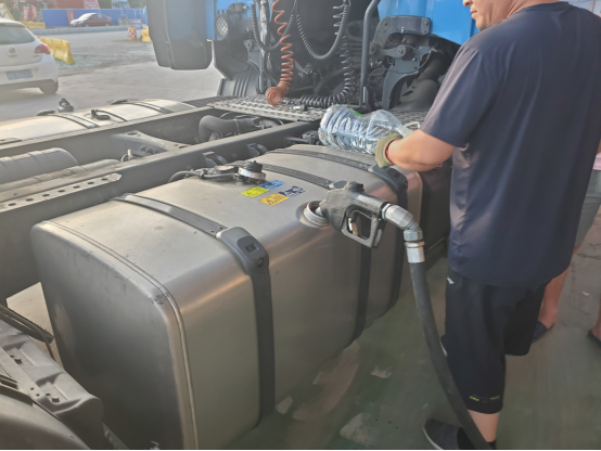 年半跑85万公里无故障？看看这位斯堪尼亚老司机是如何做保养的？"