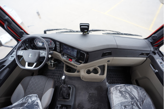 新车大曝光！刚上市的陕汽德龙M3000S重卡牵引车配置详解