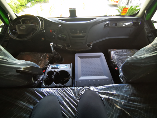 自重8.1吨+标配取力器+油浴空滤 这款6X4砂石料重卡拉货多赚钱更给力