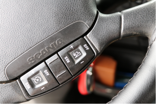 跑云川渝100万公里刹车片都不用换！这个品牌的重卡牵引车咋就这么牛？