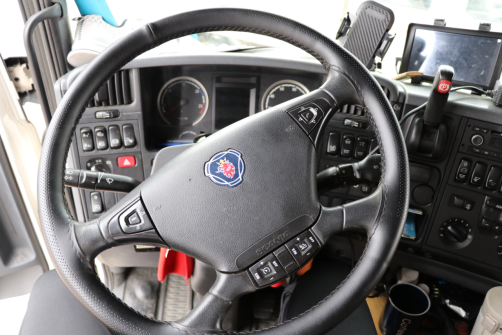 跑云川渝100万公里刹车片都不用换！这个品牌的重卡牵引车咋就这么牛？