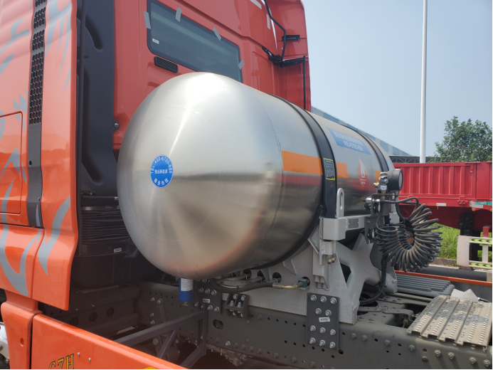 汕德卡G7自动挡燃气车来了！480马力+3.7速比 还有哪些超高配置？