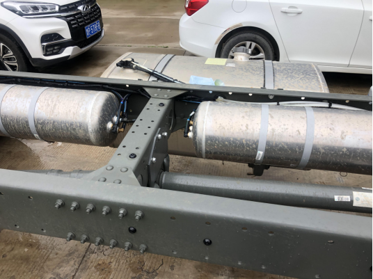 中型卡车最靓的仔！重汽新版HOWO TX系列载货车实拍详解