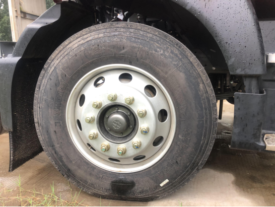 中型卡车最靓的仔！重汽新版HOWO TX系列载货车实拍详解