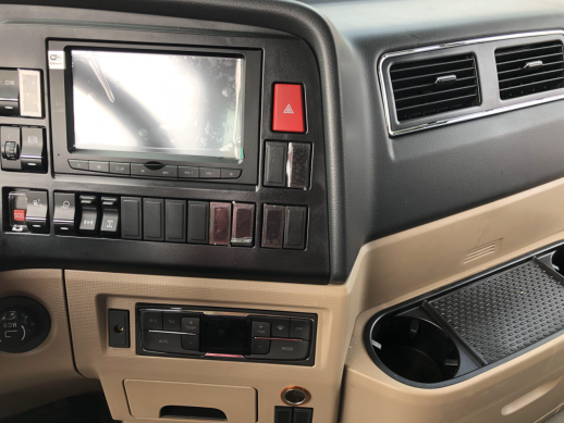 中型卡车最靓的仔！重汽新版HOWO TX系列载货车实拍详解