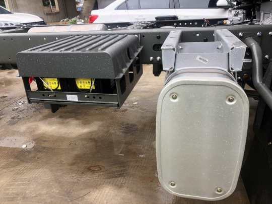 中型卡车最靓的仔！重汽新版HOWO TX系列载货车实拍详解