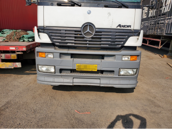 0年前的奔驰卡车就有气囊悬挂，这辆车的实力如今也能吊打国产高端重卡"