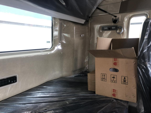 中型卡车最靓的仔！重汽新版HOWO TX系列载货车实拍详解