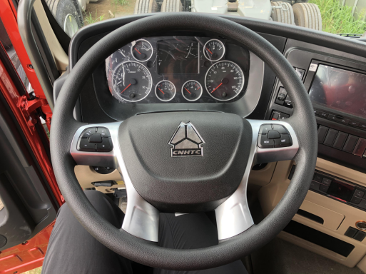 中型卡车最靓的仔！重汽新版HOWO TX系列载货车实拍详解