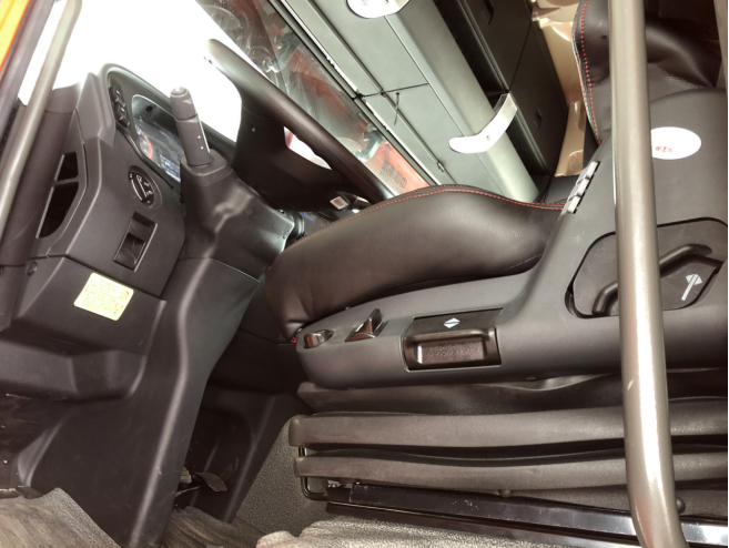 汕德卡8X4自动挡冷藏车来了！440马力+1000L双油箱，配置很豪横