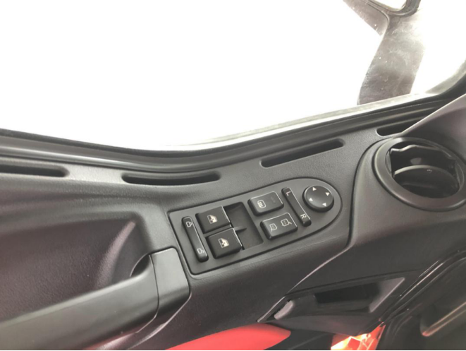 汕德卡8X4自动挡冷藏车来了！440马力+1000L双油箱，配置很豪横