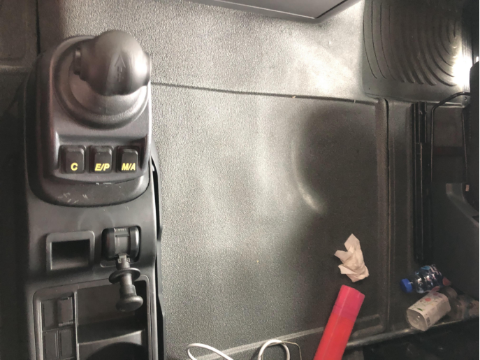 汕德卡8X4自动挡冷藏车来了！440马力+1000L双油箱，配置很豪横