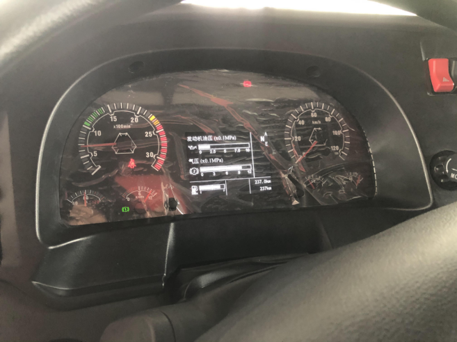 汕德卡8X4自动挡冷藏车来了！440马力+1000L双油箱，配置很豪横