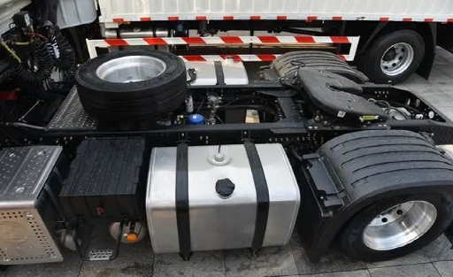 解放J6P 天龙KL 德龙X3000 欧曼GTL 格尔发K7 5款4X2车型大PK 谁才是你的菜？