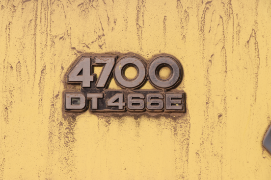 美式长头卡车长啥样？这款万国纳威斯达4700登高车很亮眼