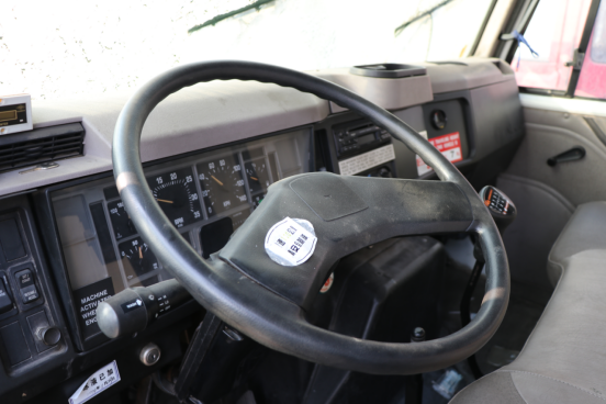 美式长头卡车长啥样？这款万国纳威斯达4700登高车很亮眼