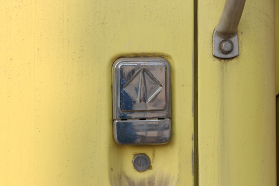 美式长头卡车长啥样？这款万国纳威斯达4700登高车很亮眼