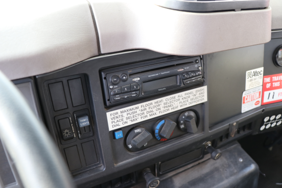 美式长头卡车长啥样？这款万国纳威斯达4700登高车很亮眼