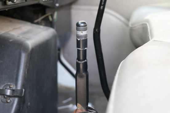 美式长头卡车长啥样？这款万国纳威斯达4700登高车很亮眼