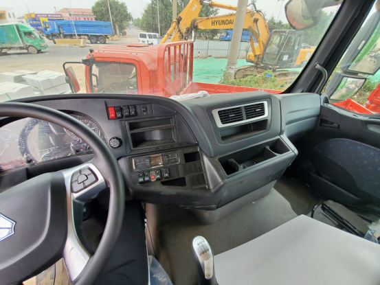 重汽汕德卡G7渣土车 搭载重汽自主变速箱 还有哪些牛配置