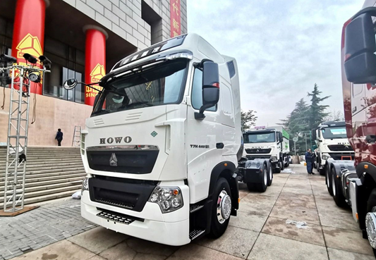 解放|重汽|陕汽|东风|大运|红岩 6款天然气重卡牵引车大PK 谁是这一领域的“畅销品”？