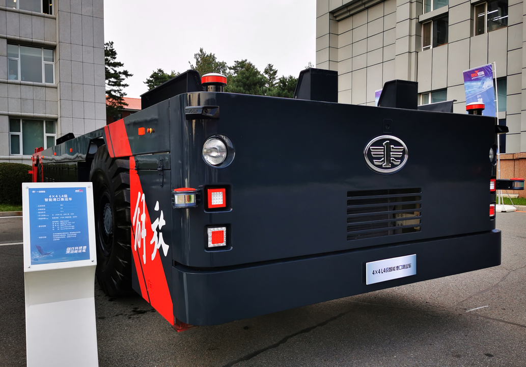 解放1-7代重卡都见过 没有驾驶室和方向盘的重卡见过吗？造型太科幻了（附高清大图）